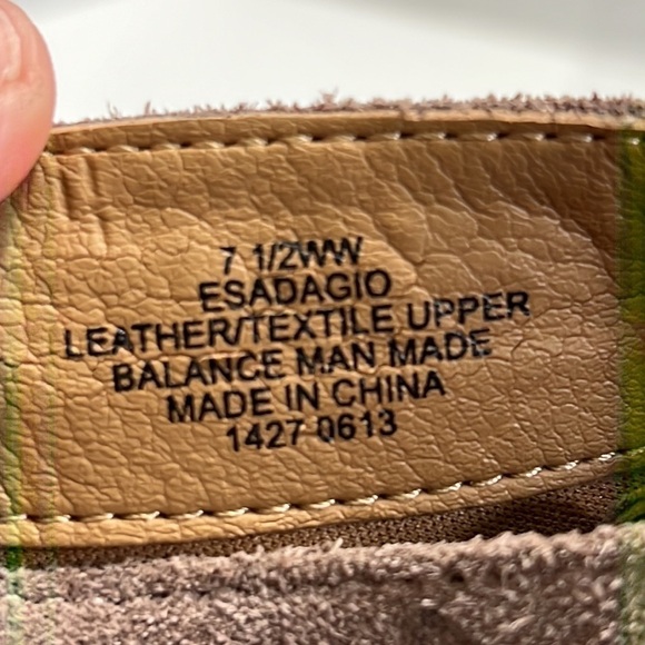 EASY Spirit Suede Moccasin chukka boot - Picture 9 of 17